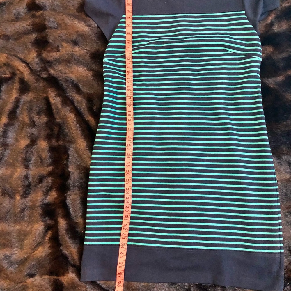 - Dress by Laundry by Shelli Segal. NWT - Picture 6 of 10